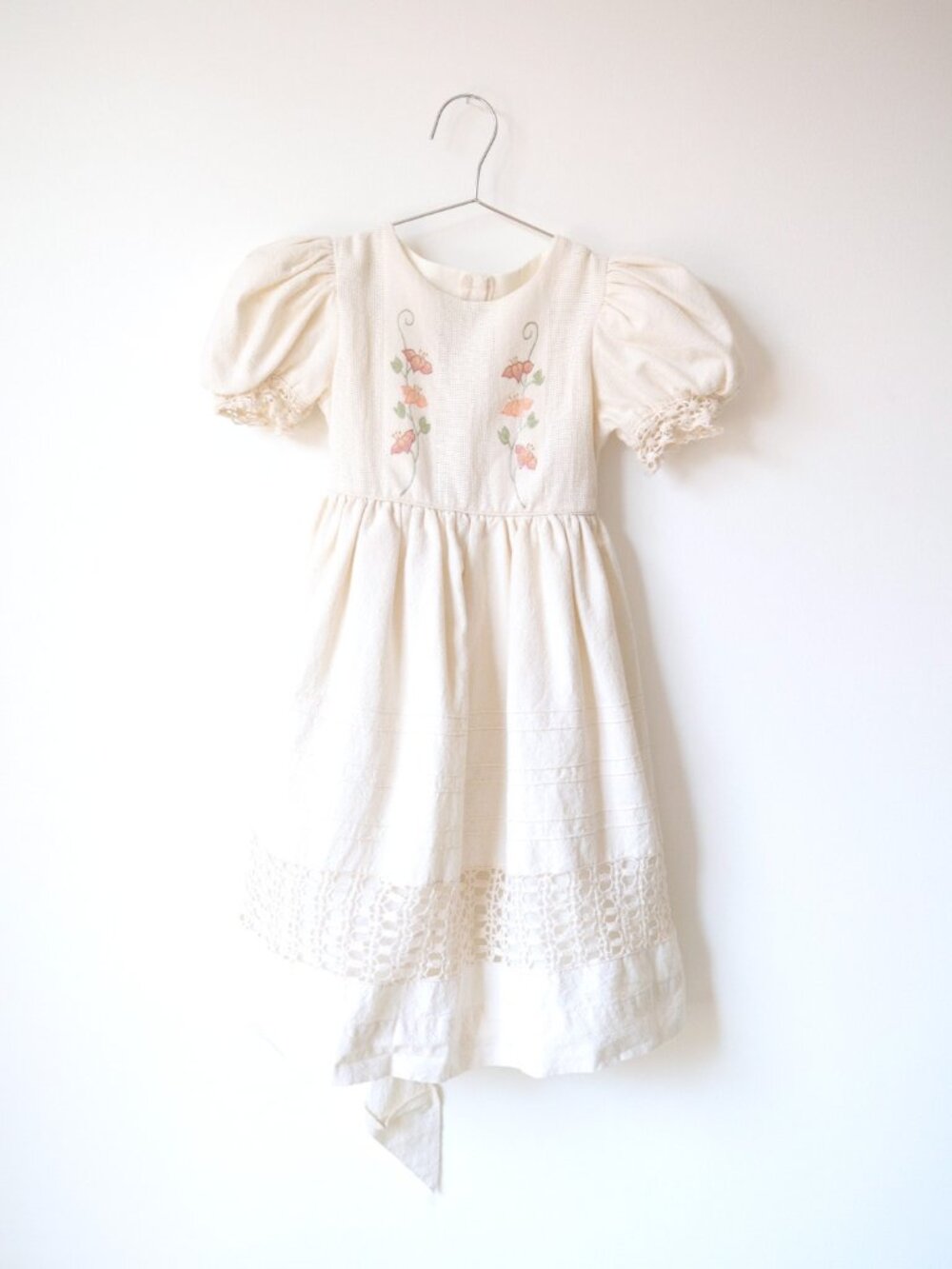 Vintage White Cotton Laced Puff Sleeves Ceremony Dress / 5-7Y
